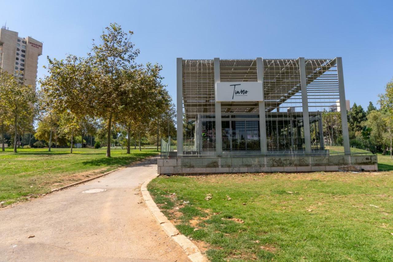 Art Apartment In Mamila Jerusalém Exterior foto
