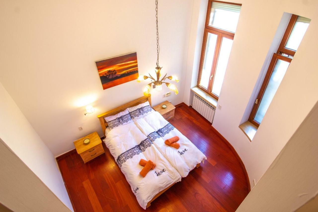 Art Apartment In Mamila Jerusalém Exterior foto